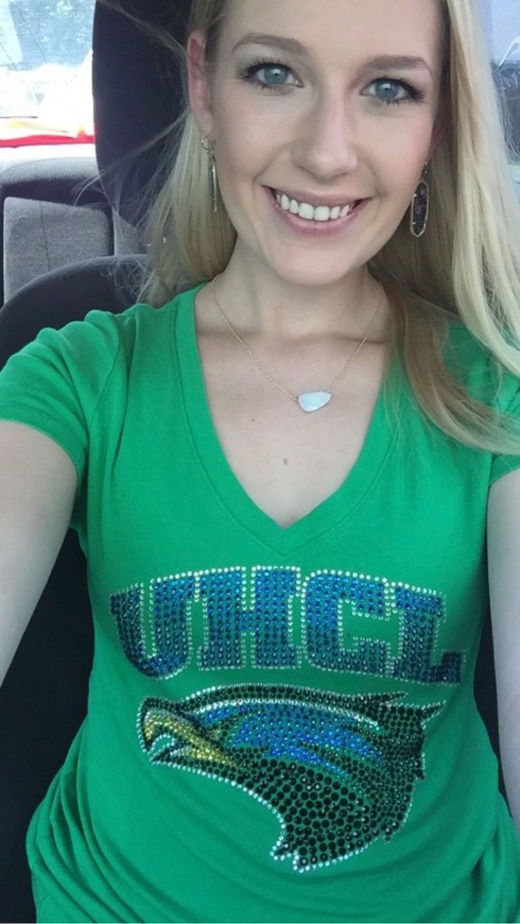 Image: Selfie photo of Paige Perry showing off her UHCL pride for Spirit Week 2015. The photo was submitted as part of a photo contest The Signal held during Spirit Week.