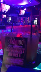 Picture of drinks at Studio 80. Image courtesy of The Signal Reporter, Crystal Sauceda.